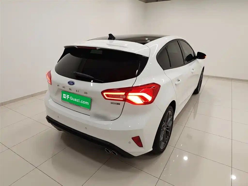 Focus Hatchback EcoBoost 180 Auto ST Line