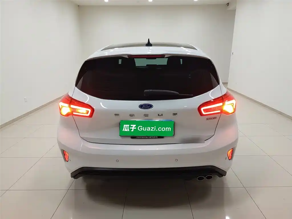 Focus Hatchback EcoBoost 180 Auto ST Line
