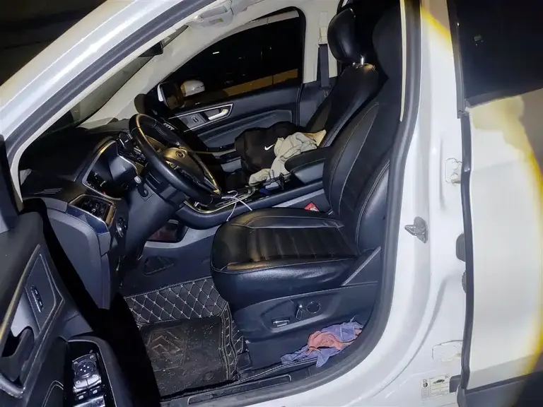 Ford Edge EcoBoost 245 2 WD Grand Sharp 7-seat CN-V