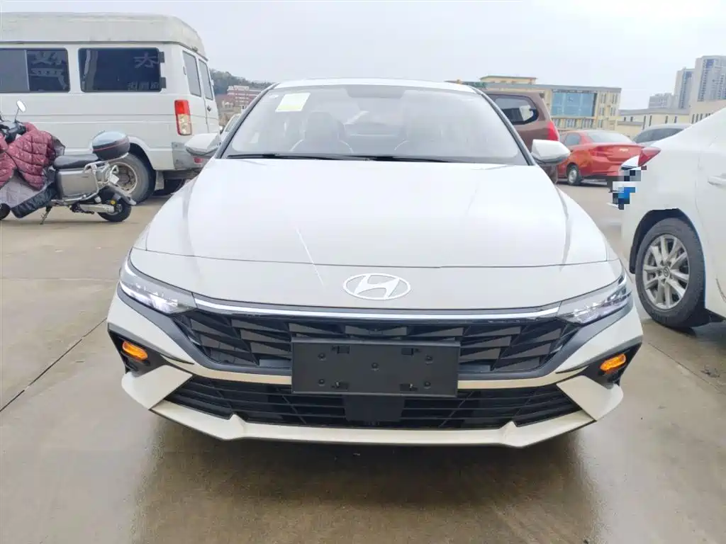 Elantra 1.5 L CVT GLX Elite