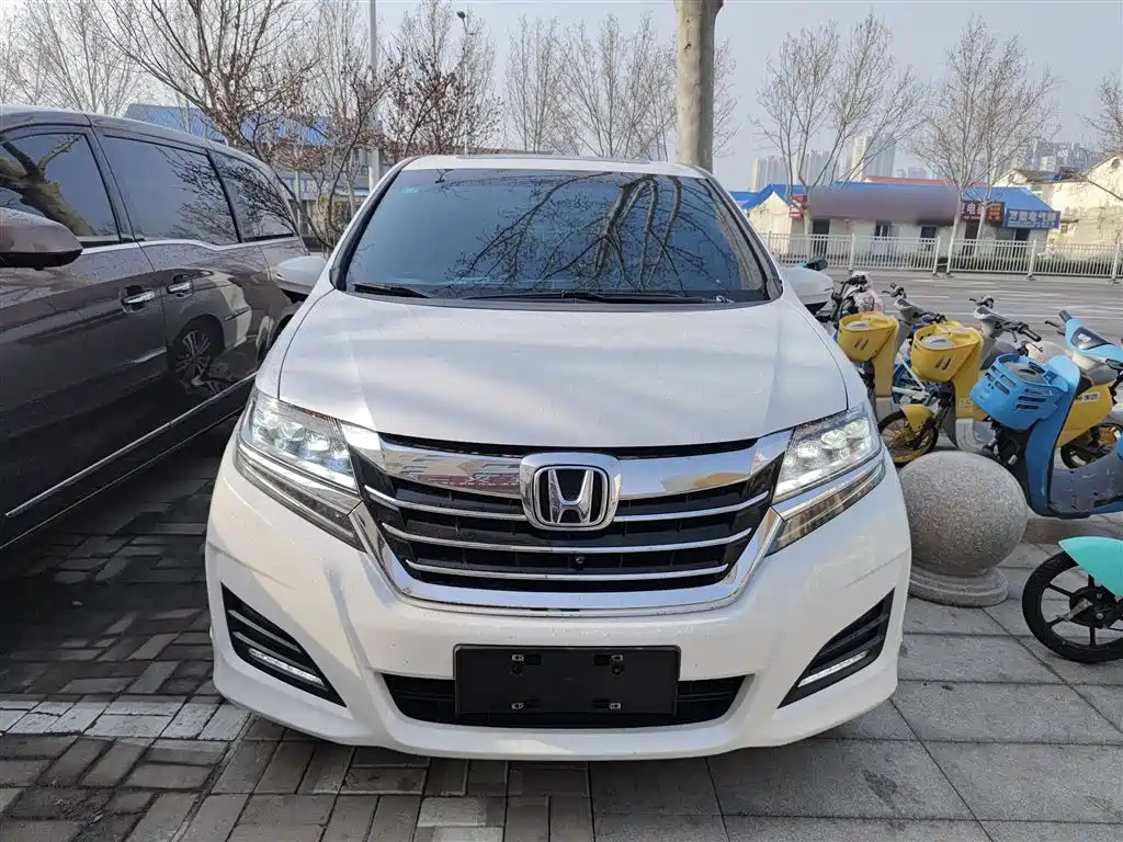 Elysion 2.4 L Luxury