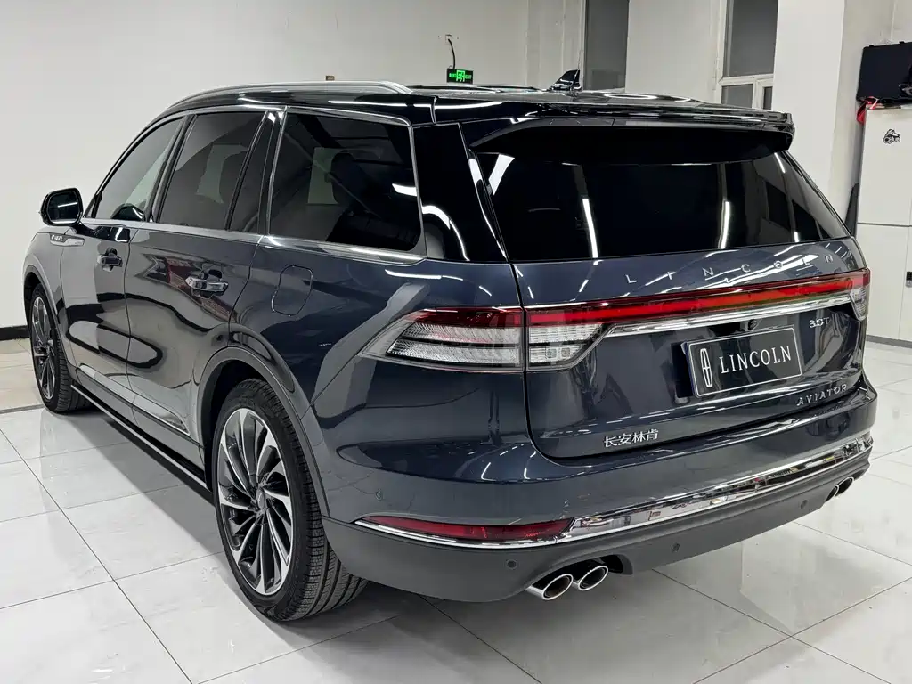 Aviator 3.0 T V6 4 WD Executive