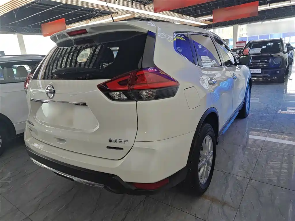 X-Trail 2.0 L CVT Connected Comfort 2 WD