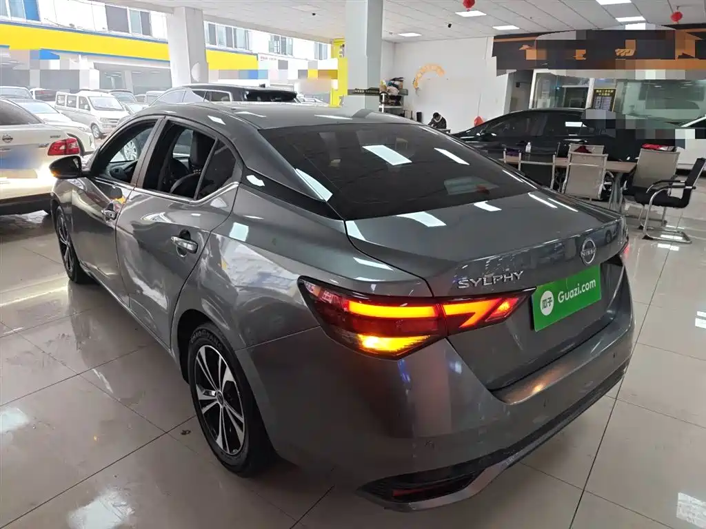 Sylphy 1.6 L CVT Joy