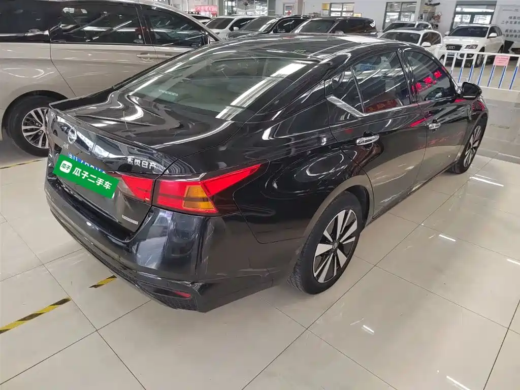 Teana Facelift 2.0 L XL Upper Smart Travel