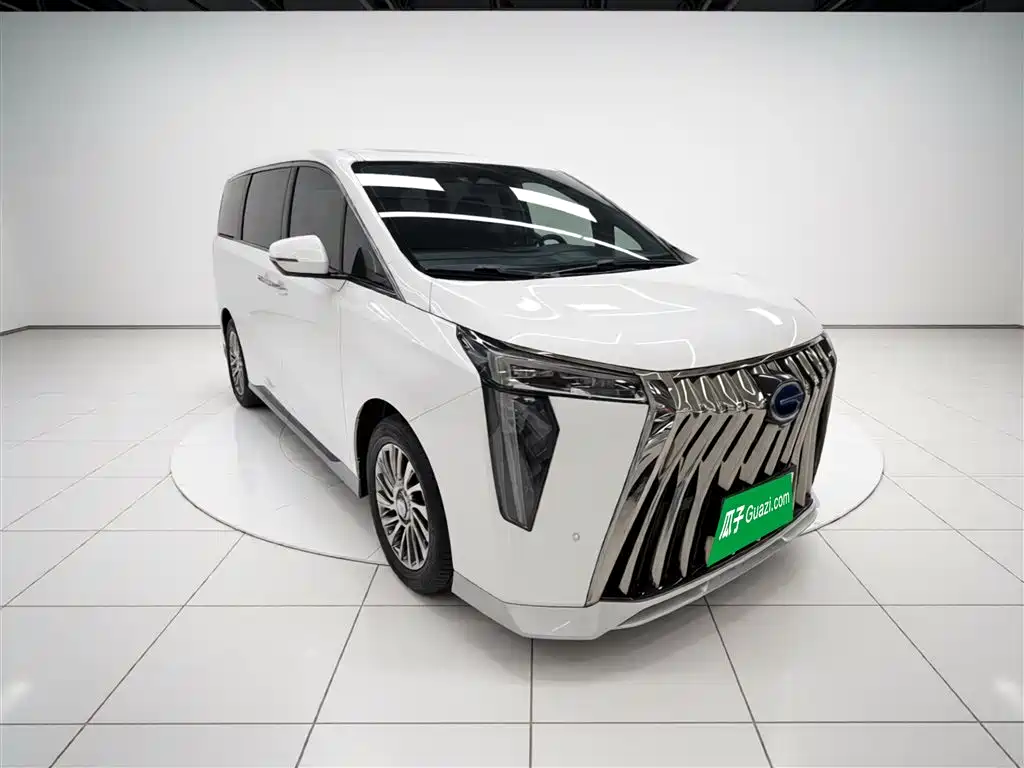 GAC Trumpchi M8 Grandmaster Series Dual Engine Flagship
