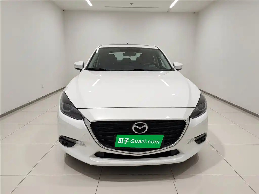 Mazda 3 Axela Hatchback 2.0 L Auto Sport CN-V