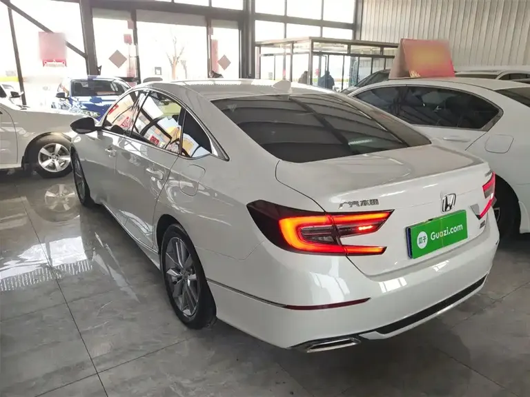 Honda Accord 260 TURBO Luxury