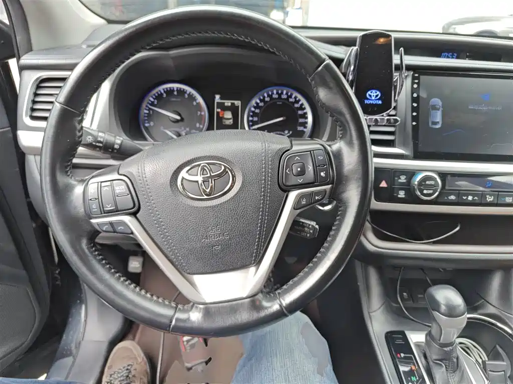 Highlander 2.0 T 4 WD Knight 7-seat CN-VI