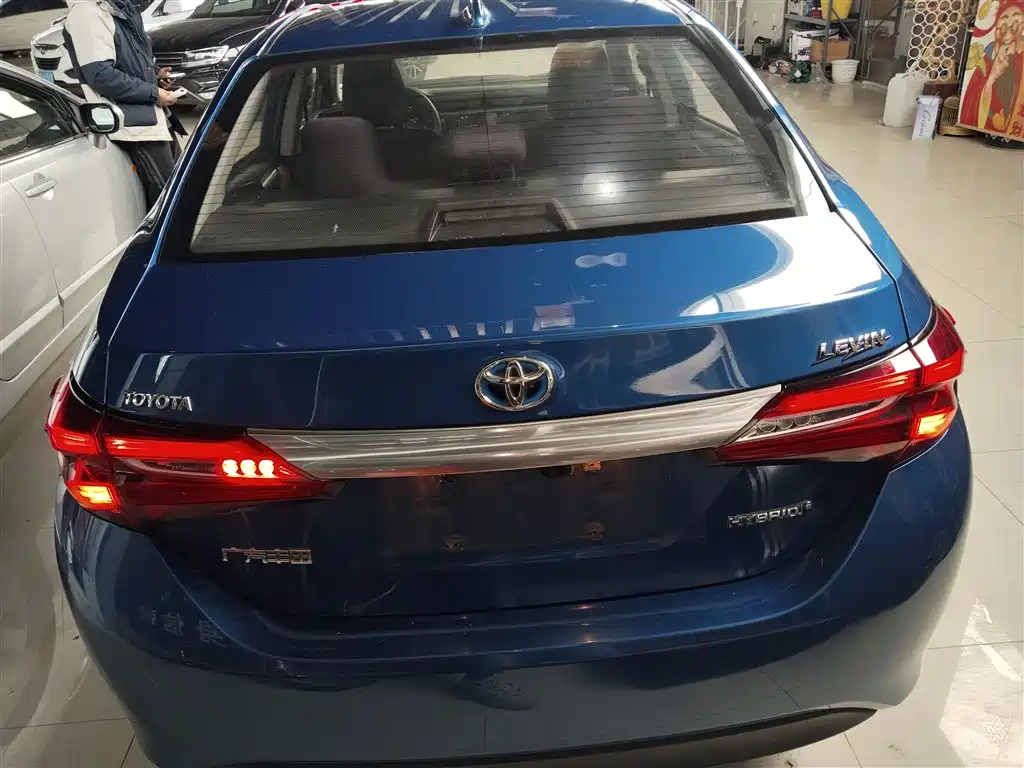 Levin Dual Engine 1.8 H GS E-CVT Elite Sunroof