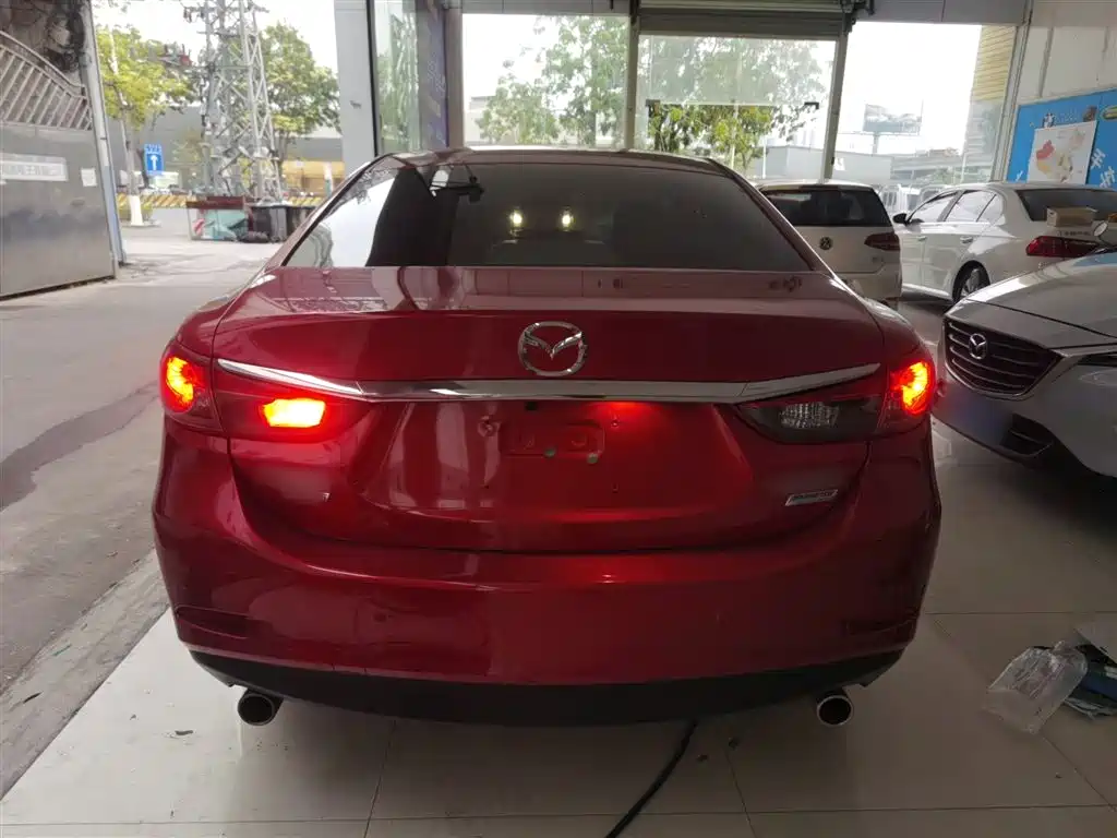 Atenza 2.0 L Blue Sky Luxury