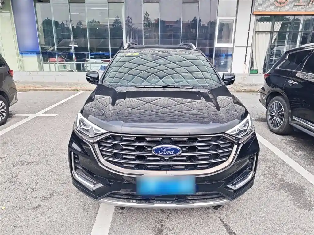 Edge PLUS EcoBoost 245 4 WD Supreme Sharp 7-seat