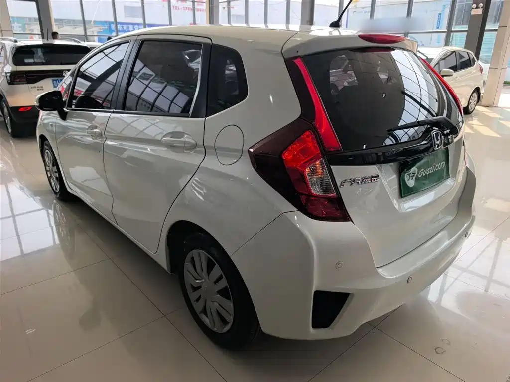 Fit 1.5 L LXS CVT Comfort Sunroof