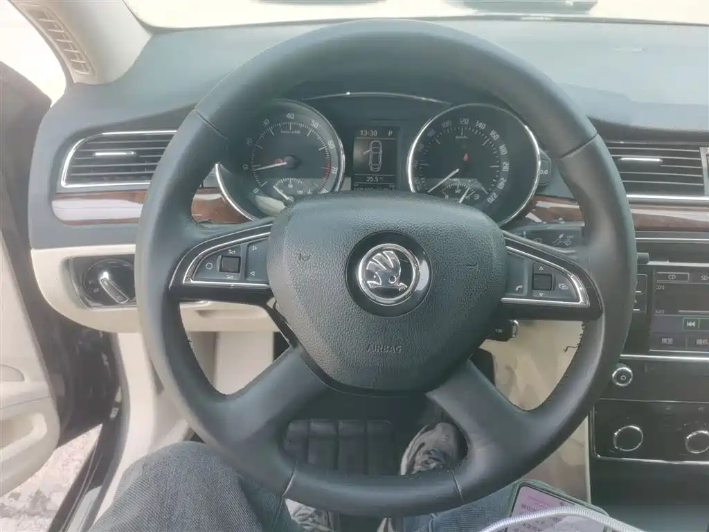 Superb 1.8 TSI Auto Noble