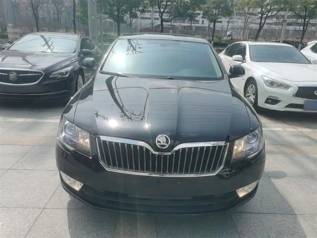 Superb 1.8 TSI Auto Noble
