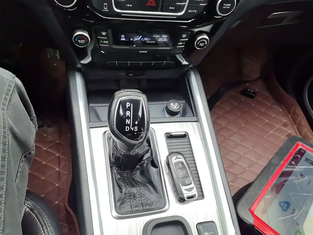 Vision X6 1.3 T CVT Luxury