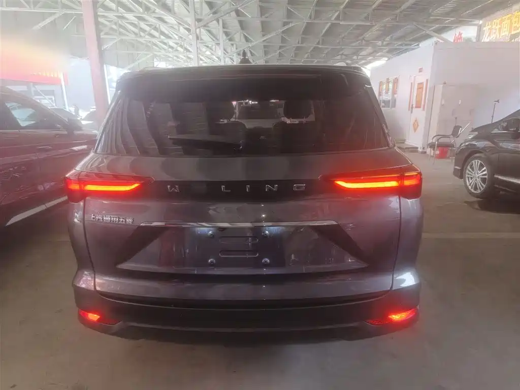 Wuling Victory 1.5 T CVT Flagship