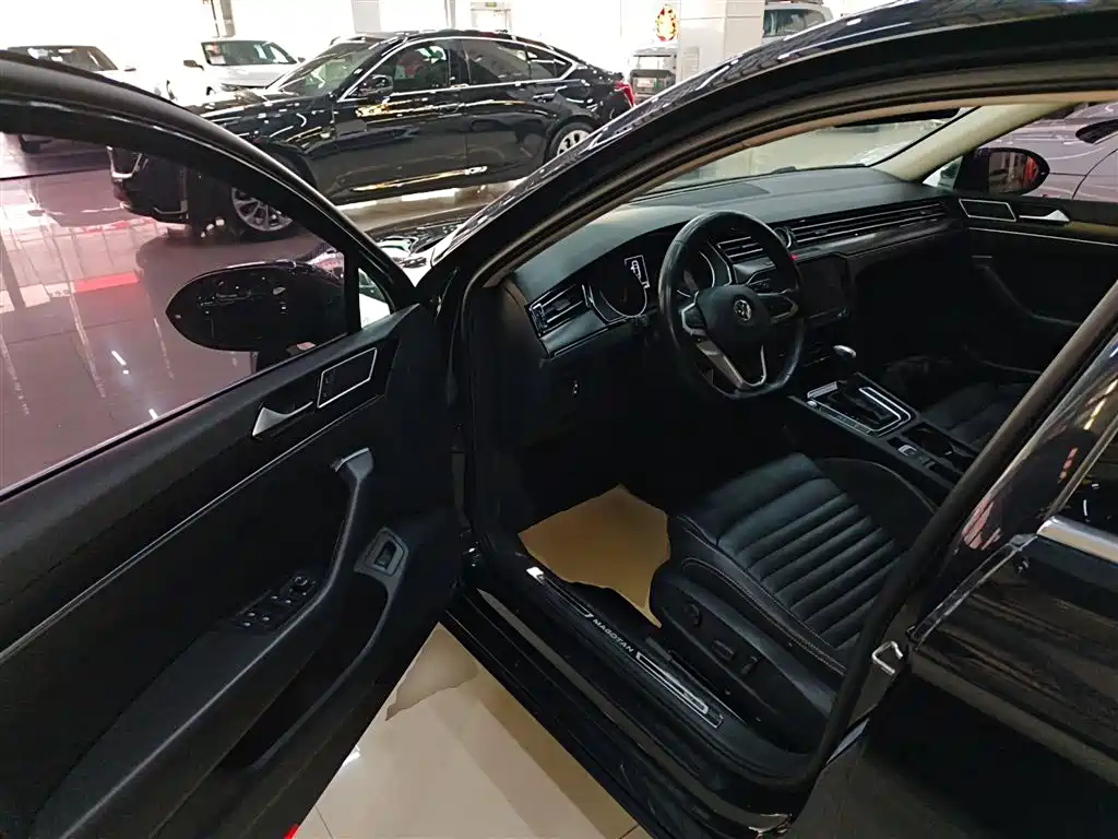 Magotan 330 TSI DSG Leading