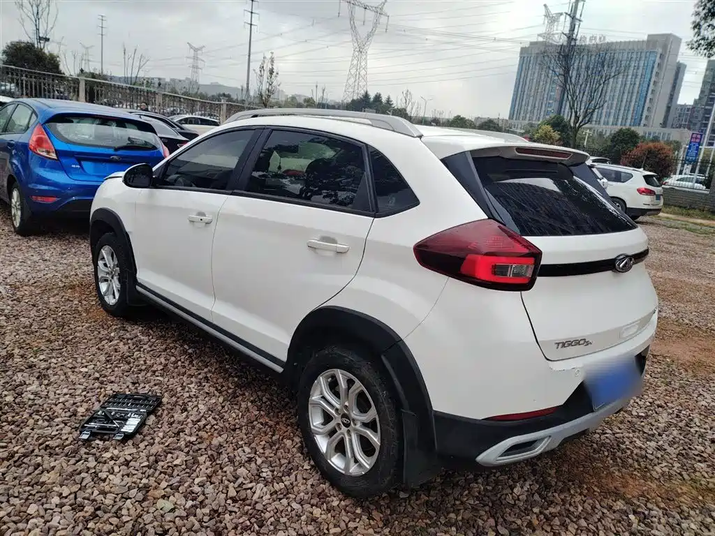 Tiggo 3 x PLUS 1.5 L CVT Exciting Jujube