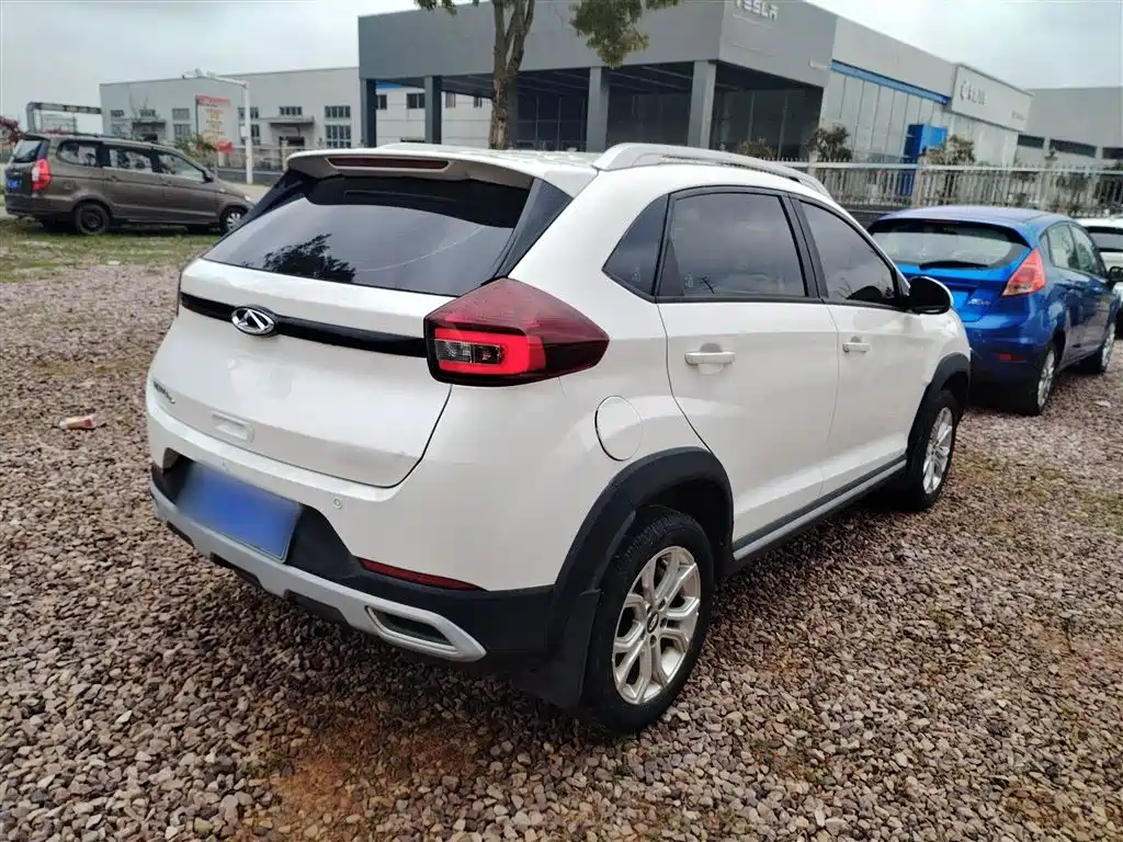 Tiggo 3 x PLUS 1.5 L CVT Exciting Jujube