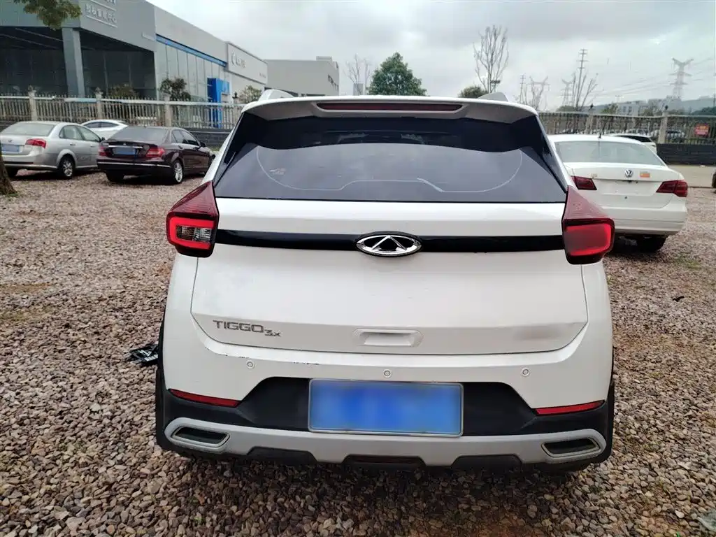 Tiggo 3 x PLUS 1.5 L CVT Exciting Jujube