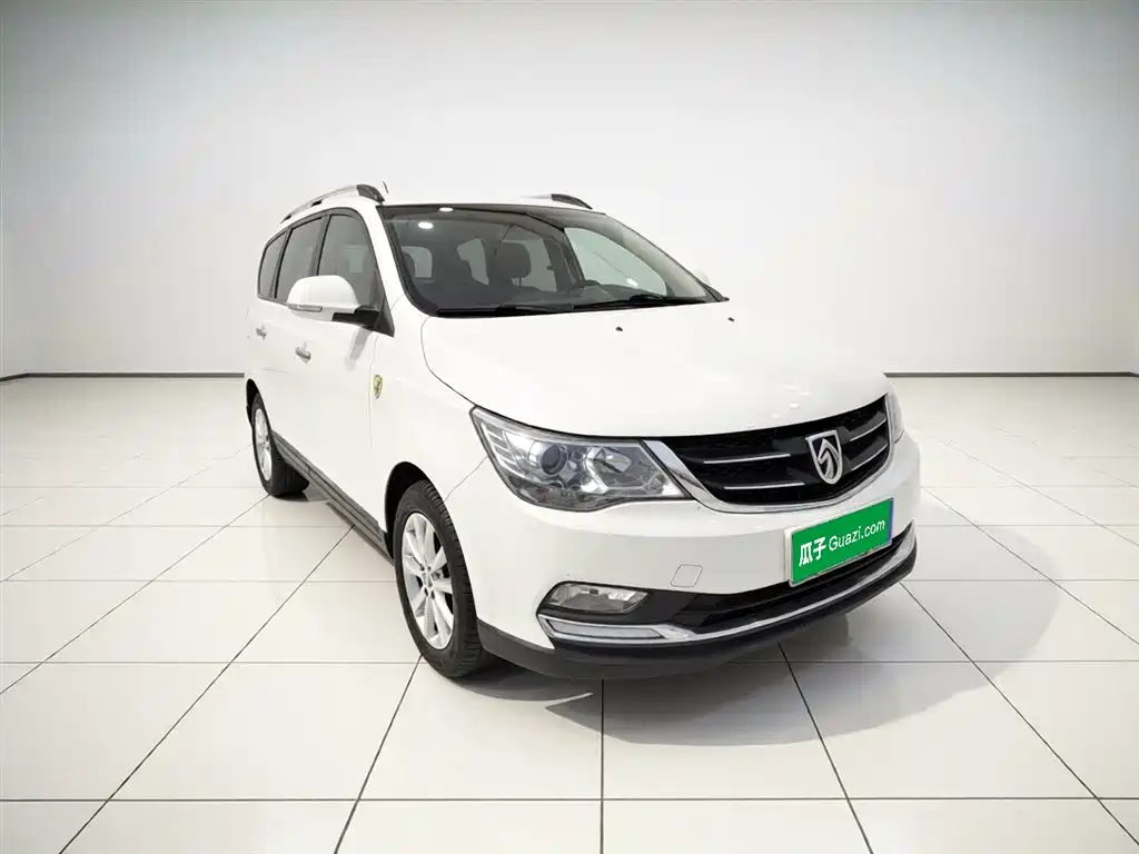 Baojun 730 1.5 L Manual Comfort 7-seat CN-V