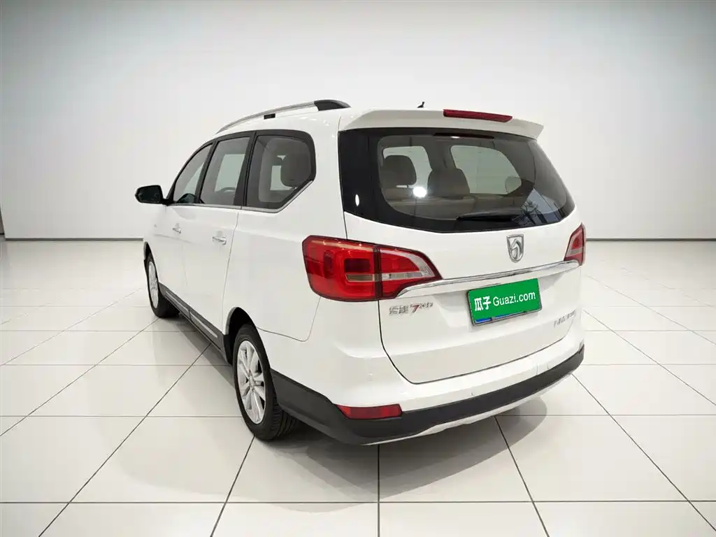 Baojun 730 1.5 L Manual Comfort 7-seat CN-V