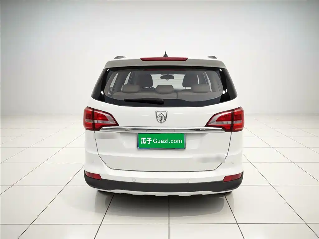 Baojun 730 1.5 L Manual Comfort 7-seat CN-V