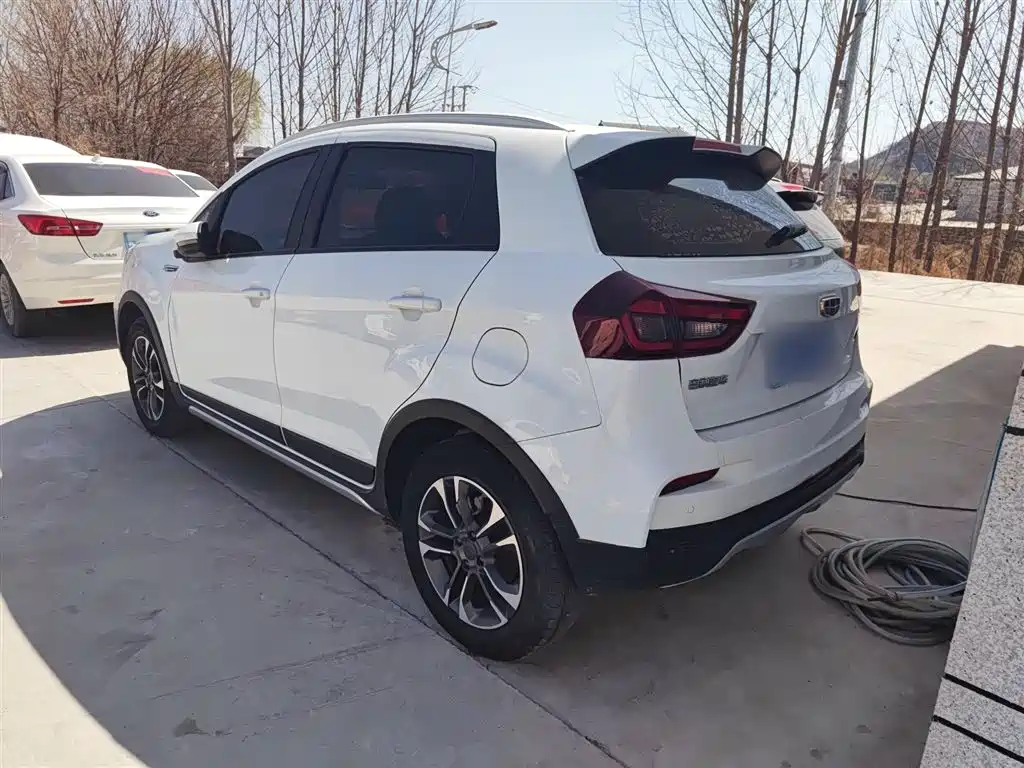 Vision X3 远景X3 2019款 升级版 1.5 L 手动精英型