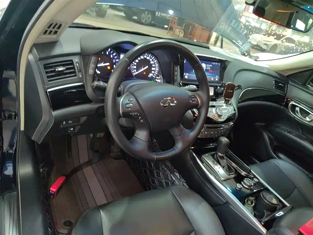Infiniti Q70 Q70 L 2.5 L Elite