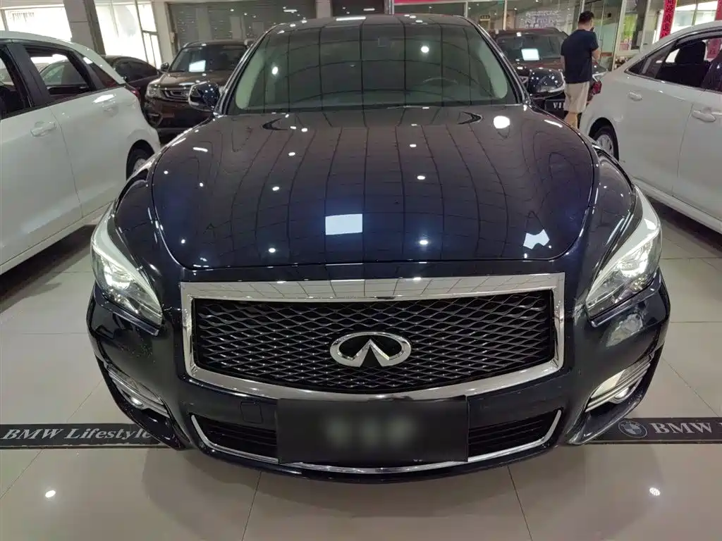 Infiniti Q70 Q70 L 2.5 L Elite