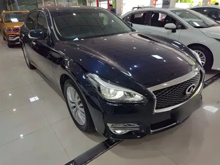Infiniti Q70 Q70 L 2.5 L Elite