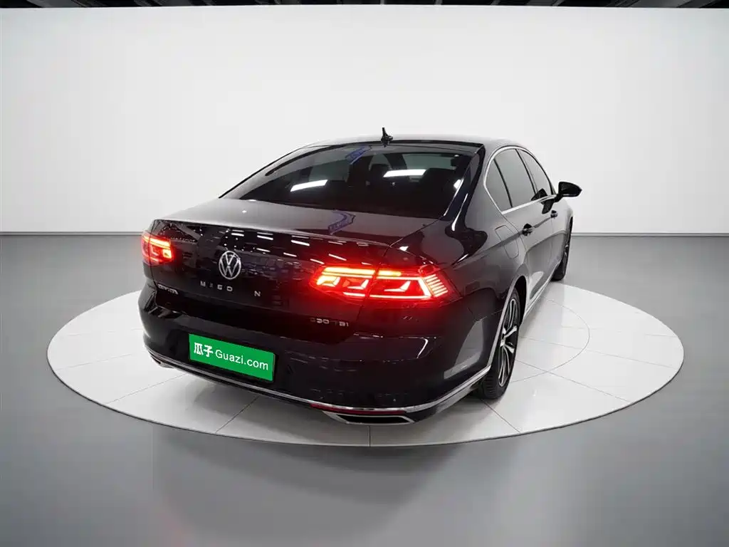 Magotan 330 TSI DSG Leading