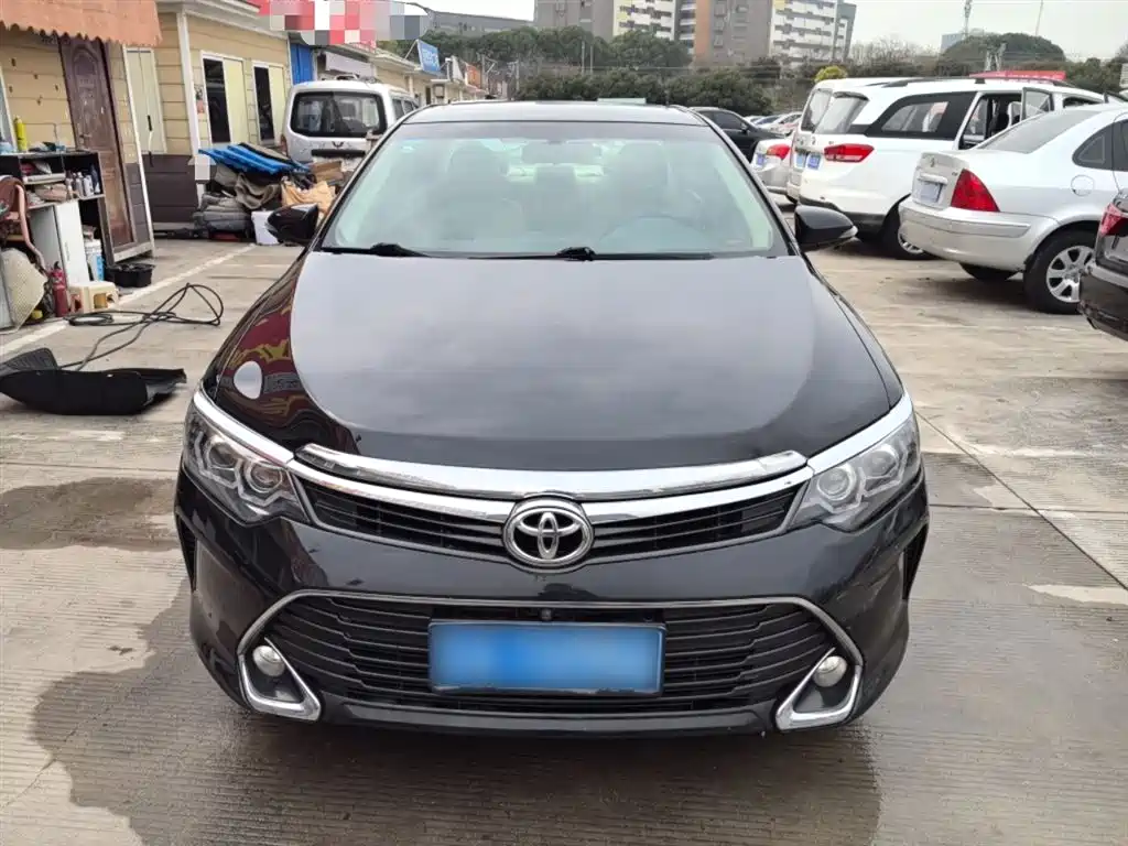 Camry 2.0 G 10 th Anniversary Commemorative Leading