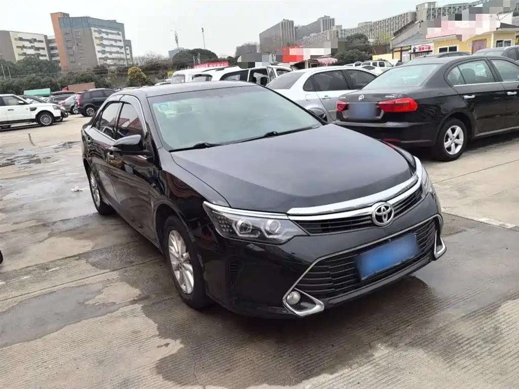 Camry 2.0 G 10 th Anniversary Commemorative Leading