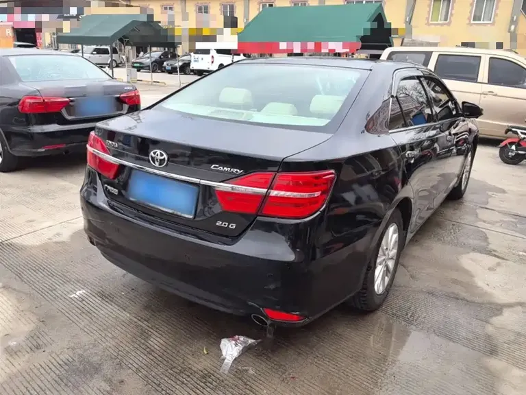 Toyota Camry 2.0 G 10 th Anniversary Commemorative Leading