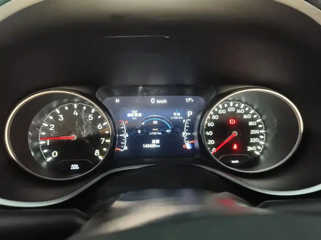 Compass 200 T Auto Home Enjoyment
