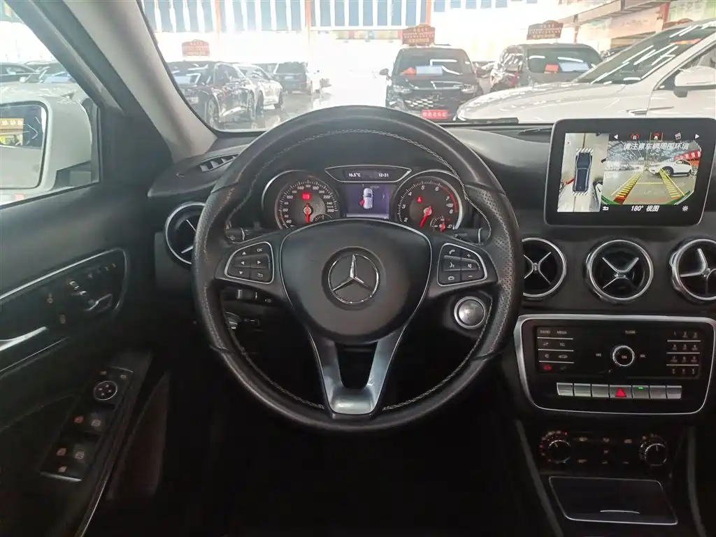 Mercedes-Benz GLA GLA 200 Dynamic
