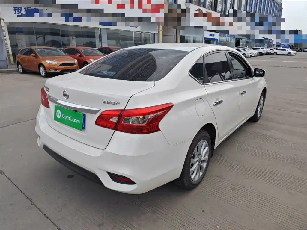 Sylphy Facelift Classic 1.6 XE CVT Comfort