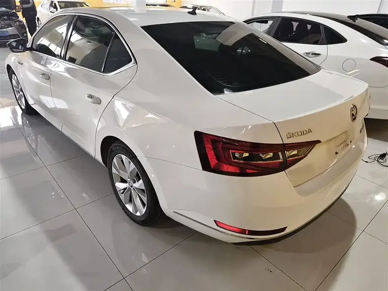 Skoda Superb TSI280 DSG Creation