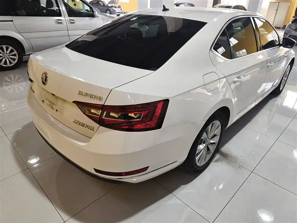 Superb TSI280 DSG Creation