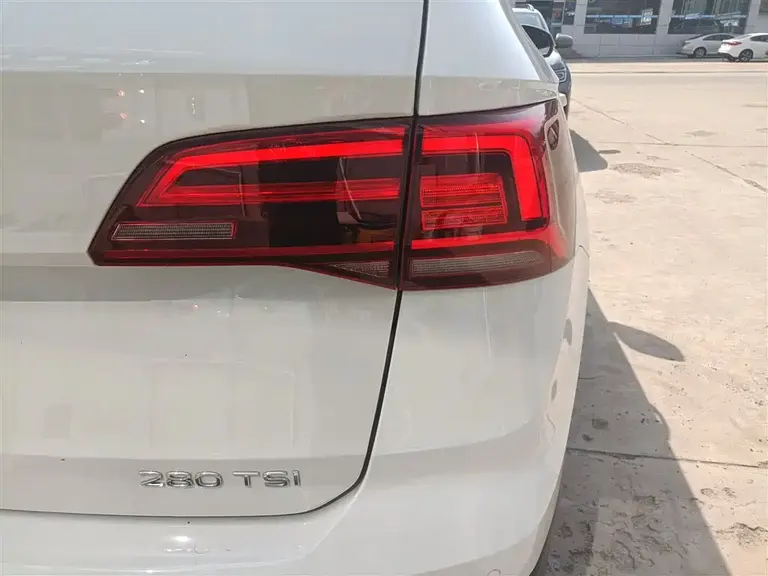 Volkswagen Tharu 280 TSI 2 WD Style