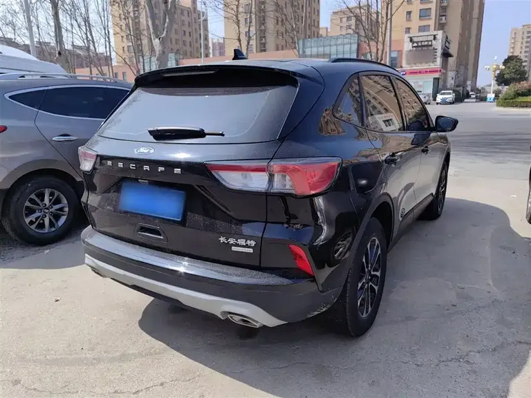 Ford Escape EcoBoost 245 2 WD Leisure Enjoyment