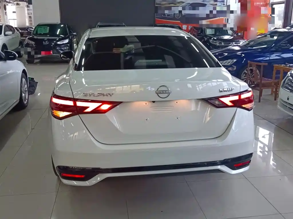 Sylphy 1.6 L CVT Joy