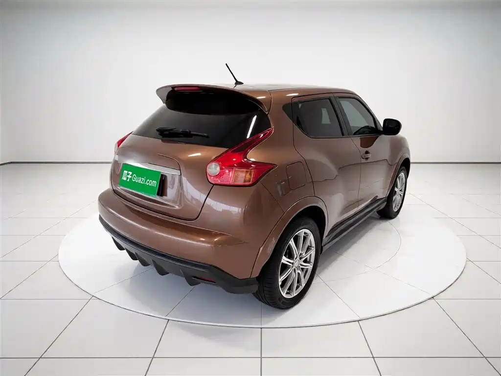 Infiniti ESQ 1.6 L Personality