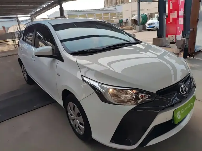 Toyota YARiS L Zhixuan 1.5 L CVT Leading