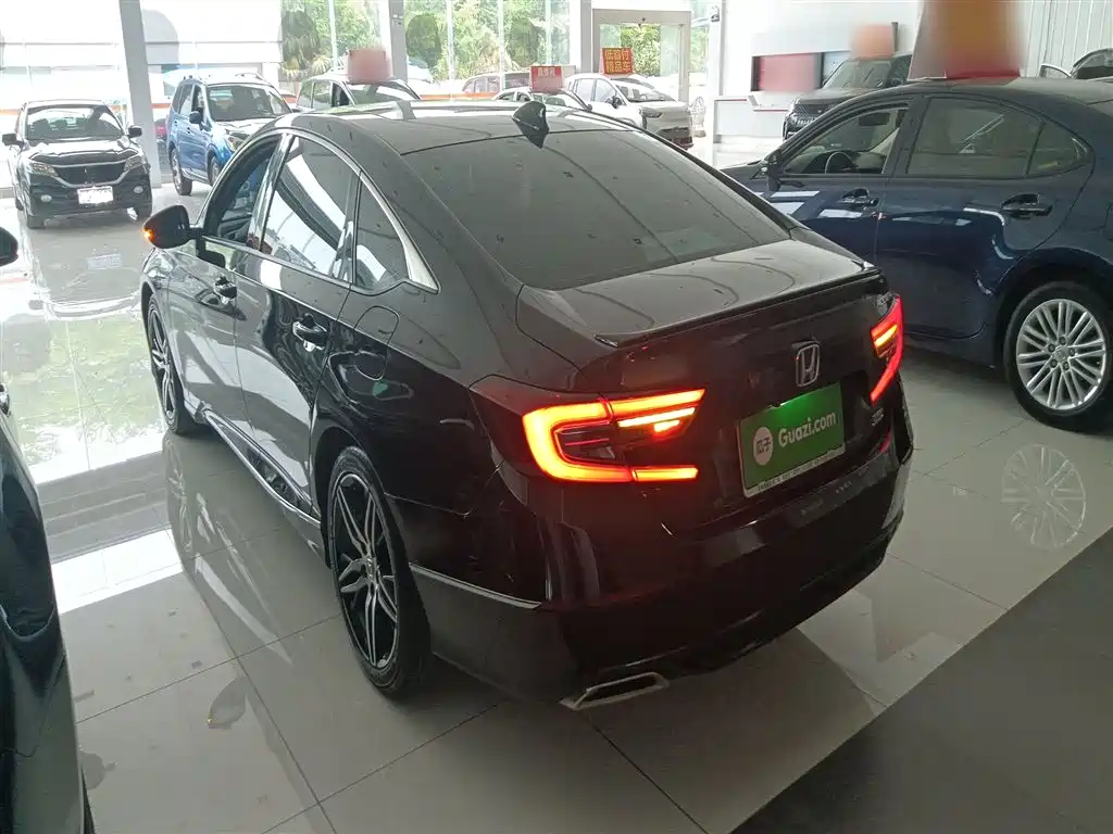 Accord 260 TURBO Phantom Night · Distinguished