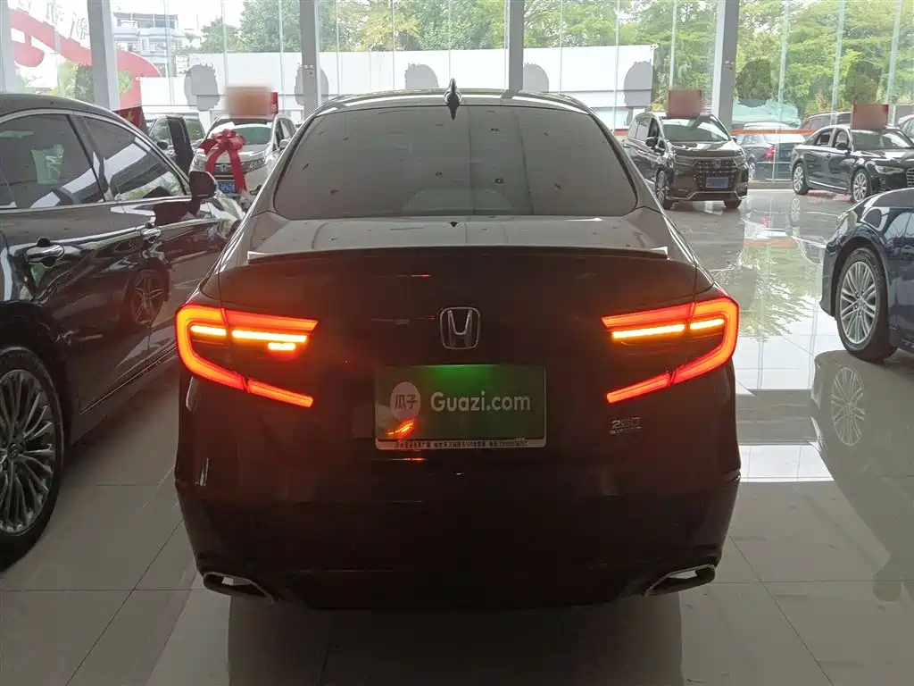 Accord 260 TURBO Phantom Night · Distinguished