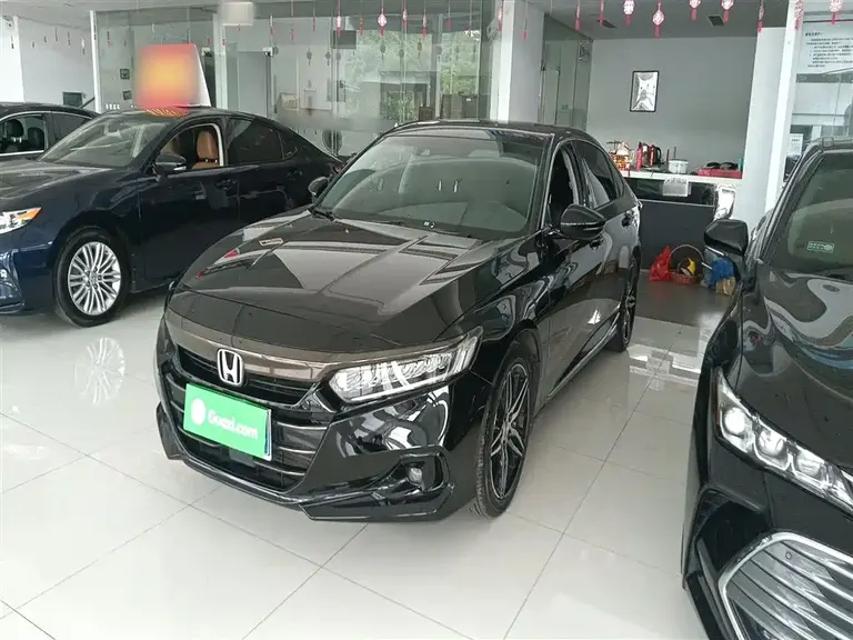 Honda Accord 260 TURBO Phantom Night · Distinguished