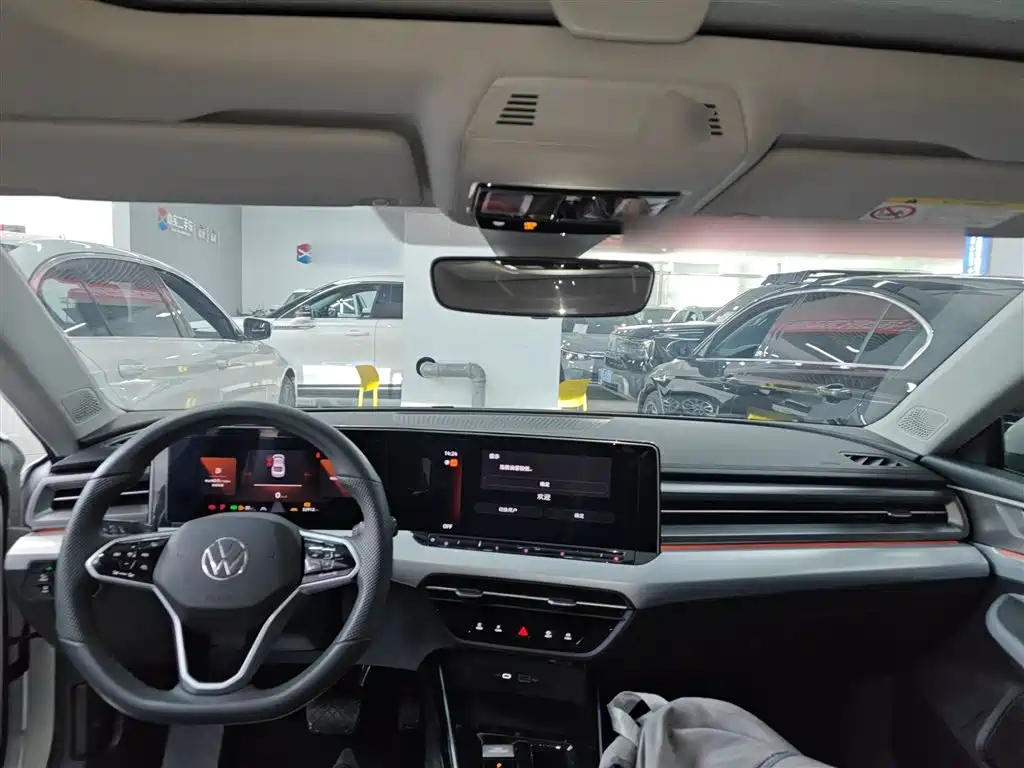 Lamando Lamando L 280 TSI DSG Spicy Cool